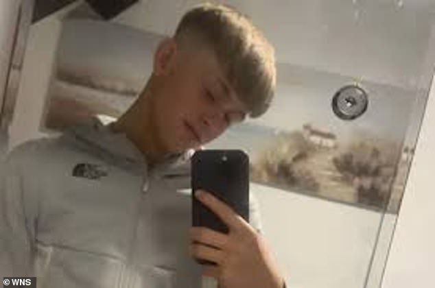 Un talentoso futbolista de 19 años se ahogó en un río después de experimentar con medicamentos para la migraña, según una investigación