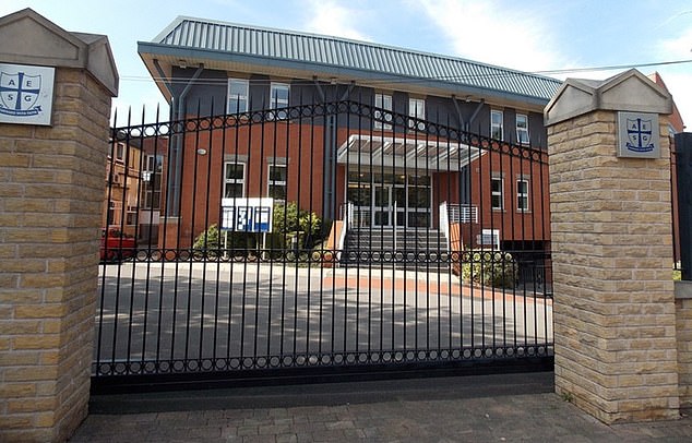 Una importante escuela privada para niñas ha anunciado su cierre tras una redada fiscal del Partido Laborista sobre las tasas