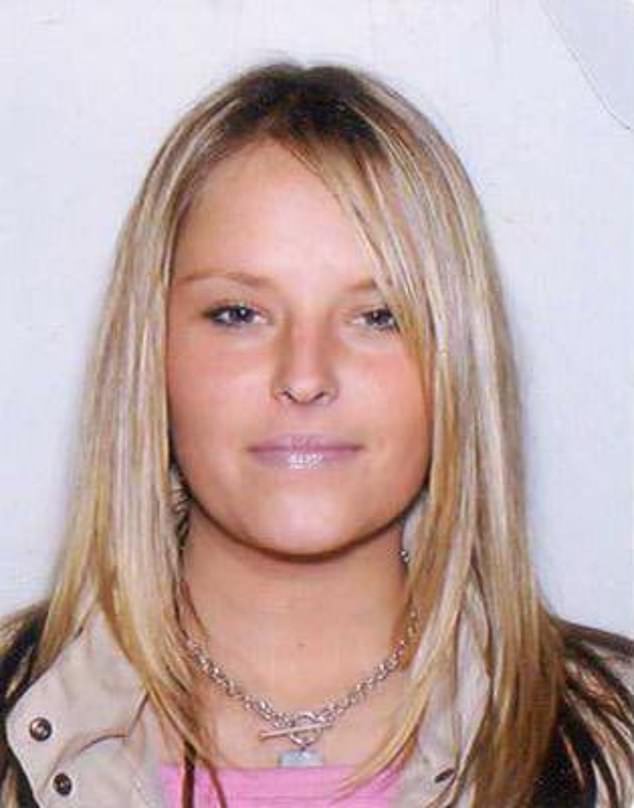 Mujer y hombre arrestados bajo sospecha de asesinato más de dos décadas después de que una mujer de 25 años ‘desapareciera del partido’ en Irlanda