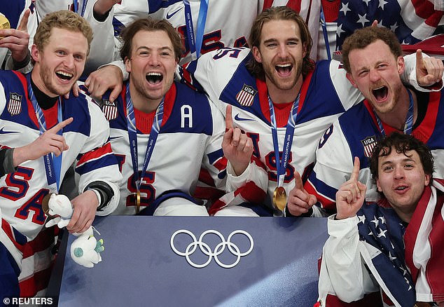 La estrella del hockey del equipo de EE. UU., Jake Guentzel, que despreció a Trump y el Estado de la Unión, rompe su silencio para revelar por qué