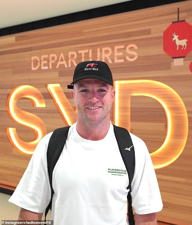 Confusión en el primer partido de la temporada de la NRL en Las Vegas cuando los médicos arrojan al gran jugador del fútbol Chad Townsend desde un avión en un incidente ‘horrible’: ocurre una extraña coincidencia en el aire