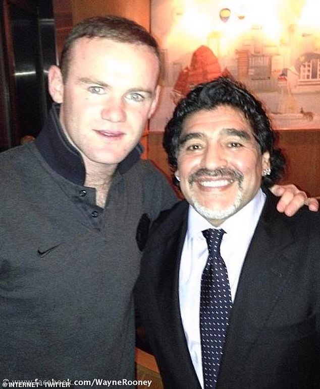 Wayne Rooney revela el extraño regalo que recibió de Diego Maradona después del choque sorpresa en el popular estadio de la Premier League en Manchester