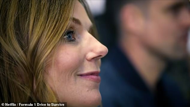 La reacción invisible de Geri Halliwell cuando su esposo Christian Horner fue abucheado después de que se reveló el escándalo de mensajes de texto sexuales de Drive to Survive: Lewis Hamilton está sorprendido