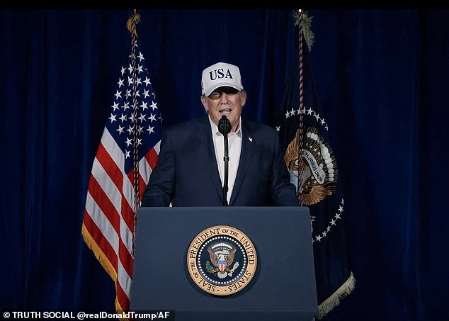 Trump se jactó de haber eliminado a 48 líderes iraníes “de un solo golpe” y haber hundido 9 barcos porque “acordaron” iniciar conversaciones.