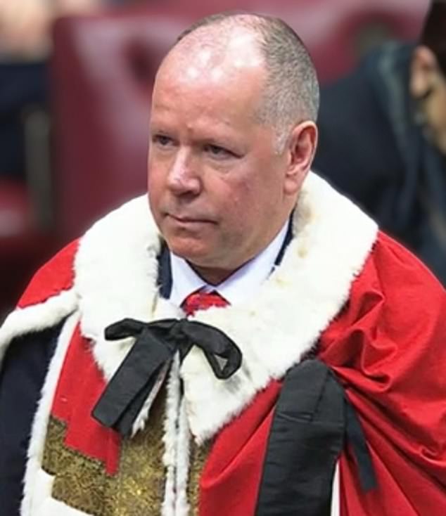 Un nuevo compañero laborista ha sido suspendido después de que se supo que se abandonó un puesto universitario por sexo “inapropiado” durante el horario laboral.