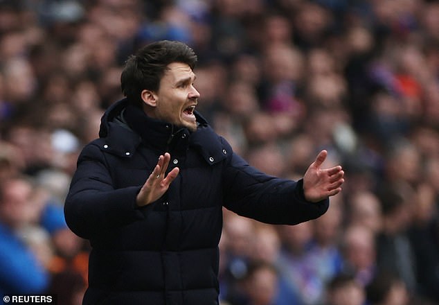 Los Rangers tuvieron un buen desempeño y perdieron tres puntos contra el Celtic, todo en manos del técnico Danny Rohl.