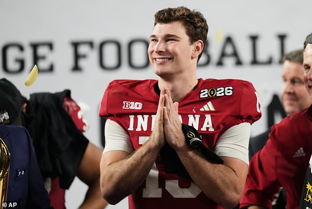 Las Vegas Raiders dejan en claro que no tienen nada en contra de Fernando Mendoza mientras el equipo rival contempla conversaciones para la primera selección del draft.