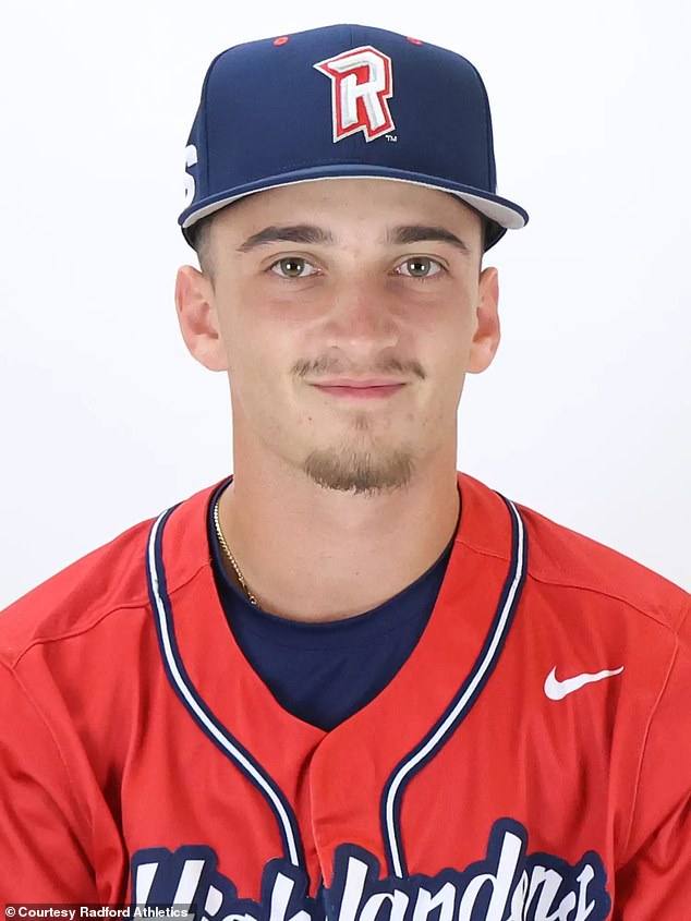 El jugador de béisbol de Radford, Joey Raccuia, muere en un accidente automovilístico a los 19 años, pocos días después de debutar en la universidad.