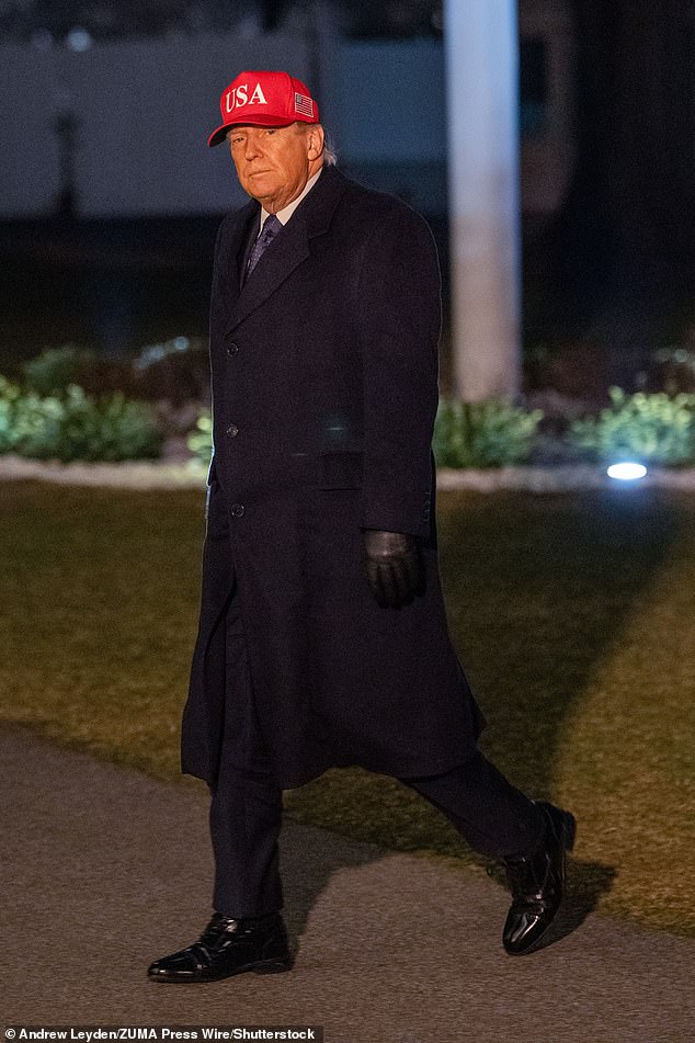 Trump dice que Estados Unidos ataca a Irán “si es necesario” ya que la próxima “gran ola” es inminente