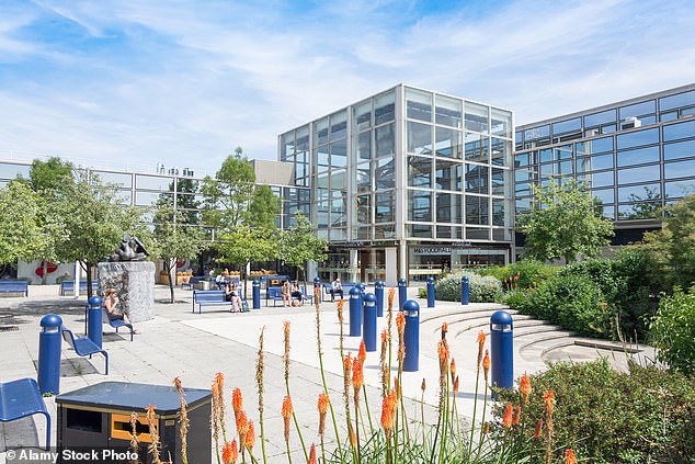 ¿Agregar un voto a tu lista? La última reforma de la ley electoral laborista permitirá a los residentes emitir su voto en los centros comerciales y el fin de semana anterior al día de las elecciones.