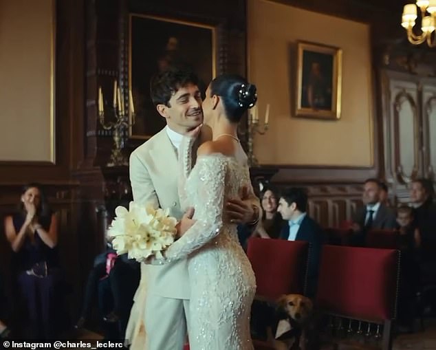 La estrella de Fórmula 1 Charles Leclerc revela todo sobre su boda con la influencer Alexandra Saint Mleux, donde se marcharon en un Ferrari antiguo de £ 9 millones en Mónaco.