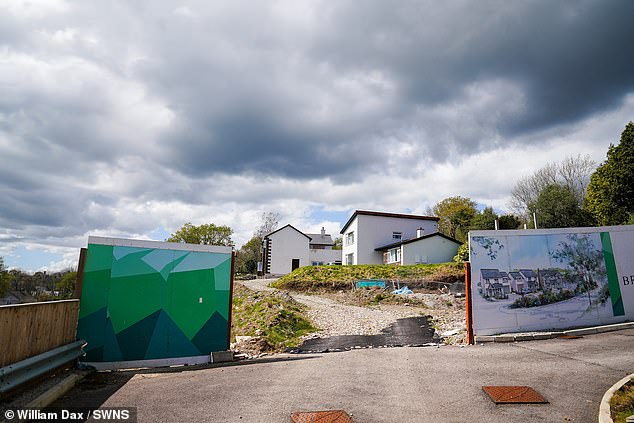 Furia por la ‘finca fantasma’ en Cornualles con 33 casas de nueva construcción… pero nadie se ha mudado allí