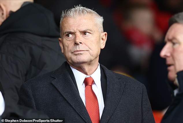 El Aberdeen es un club en crisis y su búsqueda de un nuevo entrenador ha sido un completo desastre… Dave Cormack, Alan Burrows y Lutz Pfannenstiel deberían agachar la cabeza avergonzados.