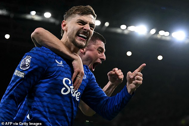 Everton 2-0 Burnley: A los Toffees les falta estilo, pero finalmente agregaron sustancia para poner fin a una racha de seis partidos sin ganar, escribe NATHAN SALT, pero los Clarets, amenazados por el descenso, se arrepentirán si descienden al campeonato.