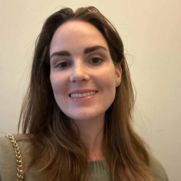 Una glamorosa trabajadora tecnológica intenta demandar a su jefe por racismo después de afirmar que no le sirvieron champán en una fiesta en la oficina porque es irlandesa.