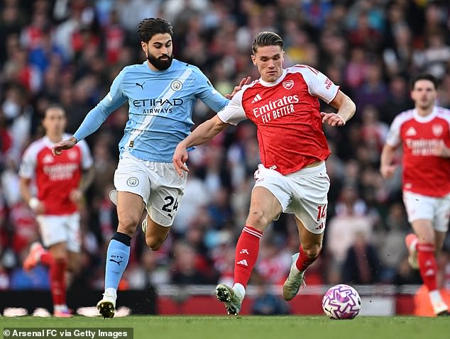 La Premier League fijó una nueva fecha para la decisión por el título entre Man City y Arsenal: se anunciaron los partidos televisivos de abril