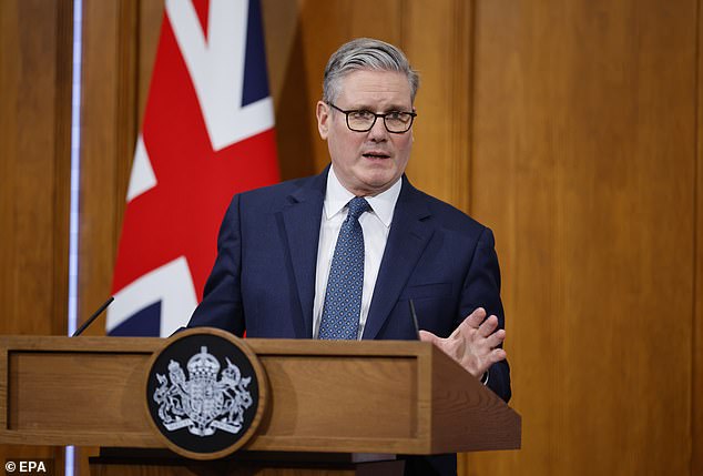 Stormer reveló que no había hablado con Trump durante días, pero afirmó que tenía control sobre la crisis de Medio Oriente mientras criticaba al presidente de Estados Unidos por “confusión”.