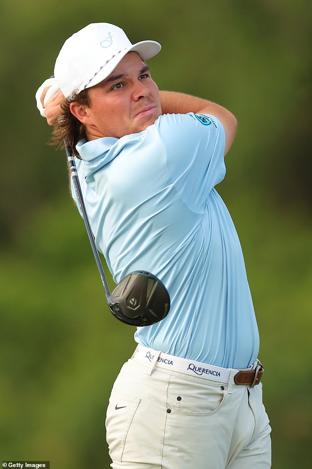 El hijo de John Daly está haciendo un gran comienzo en su esperado debut en el PGA Tour