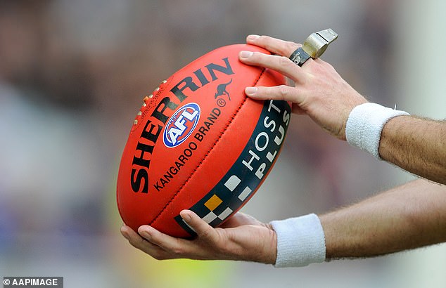 Un funcionario australiano dimite después de impactantes filtraciones de micrófonos que califican a las jugadoras como “gordas” y “criadoras”