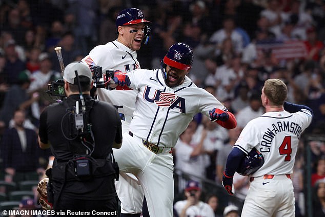 El equipo de EE. UU. evita el pánico contra Gran Bretaña mientras Kyle Schwarber salva el día en el Clásico Mundial de Béisbol