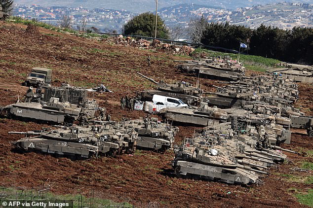 106963743-15689409-A_mass_of_Israeli_tanks_were_seen_at_the_nation_s_northern_borde-a-4_1774804819880.jpg