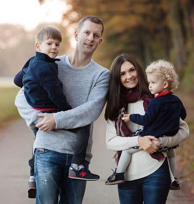 REVELADO: Esposo británico de una mujer de Florida que mató a tiros a sus dos hijos y luego se suicidó, hermano de la presentadora de Sky Sports Polly James