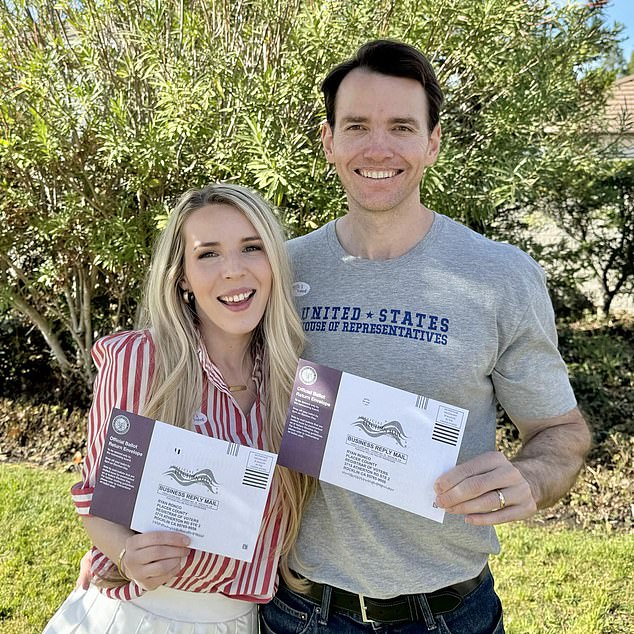 La exigua mayoría de Trump se redujo cuando los republicanos rebeldes abandonaron el Partido Republicano