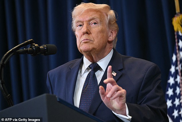 Trump dice que el cierre demócrata del DHS está deteniendo las investigaciones sobre posibles células durmientes iraníes