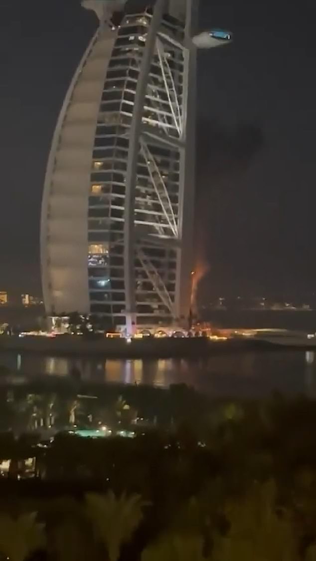 Los vídeos de los primeros diez días de la guerra de Irán muestran bombardeos, aviones derribados y devastadores ataques con torpedos.