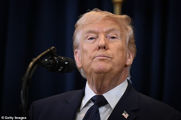 Irán le dice a Trump que “tenga cuidado de no ser despedido” y se retracta de amenazas “vacías” después de que el presidente de Estados Unidos dijera que el nuevo líder supremo puede “vivir en paz”