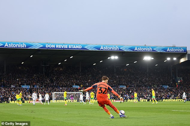 Leeds pide a las autoridades que traten las canciones sobre el notorio delincuente sexual Jimmy Savile como canciones trágicas