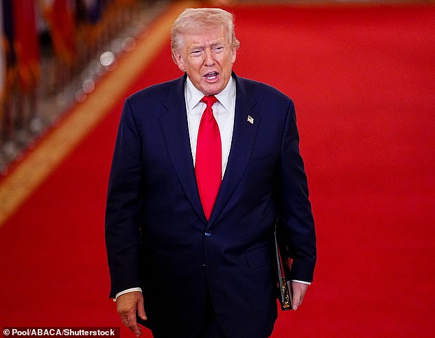 Donald Trump está tomando “medidas urgentes” para salvar los deportes universitarios amenazando a las escuelas con financiación