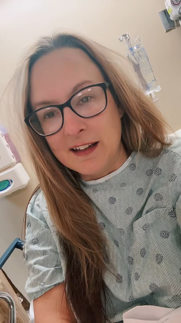 Mamá estrella de Internet, de 47 años, muere después de que una cirugía de abdominoplastia la dejara con daño cerebral severo