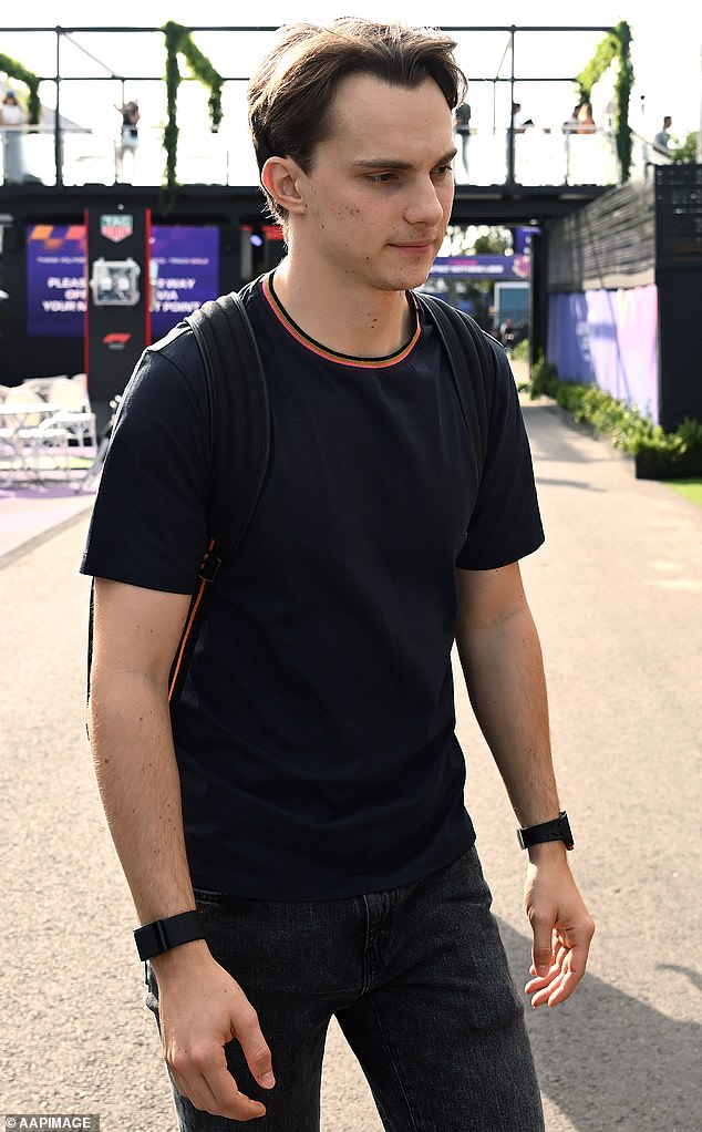 Cómo se las arregló Oscar Piastri después de un comienzo ‘vergonzoso’ de la temporada de F1 en Melbourne tras un accidente previo a la carrera