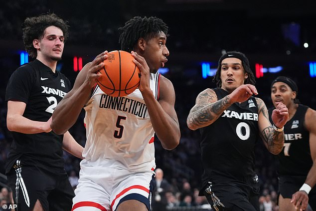 UConn domina a Xavier antes de que Georgetown, el peor de la liga, continúe con la racha de Cenicienta después de derrotar a Villanova