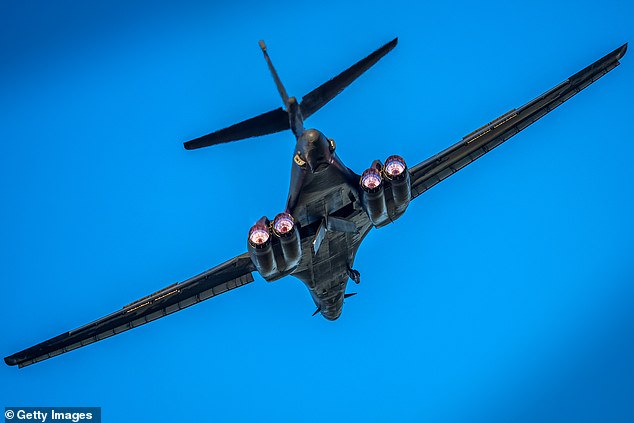 Stormer debería haber permitido a Estados Unidos utilizar bases británicas desde el comienzo de la guerra con Irán, y William Hague calificó la lenta respuesta militar británica de “impredecible”.