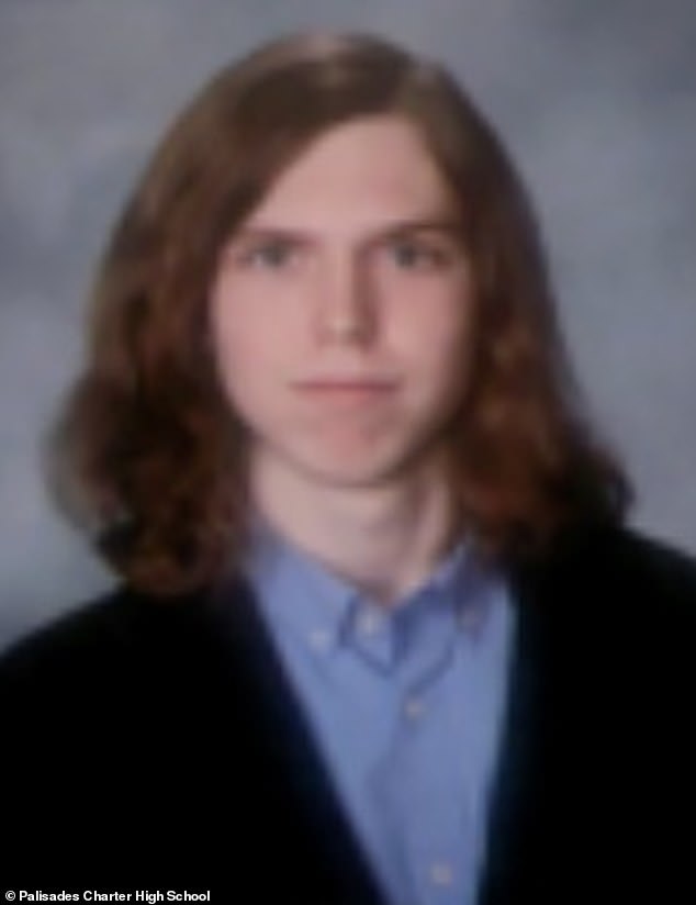 Ocultar la transición de género de un colegial de Los Ángeles a sus padres llevó al suicidio del adolescente, afirma una demanda