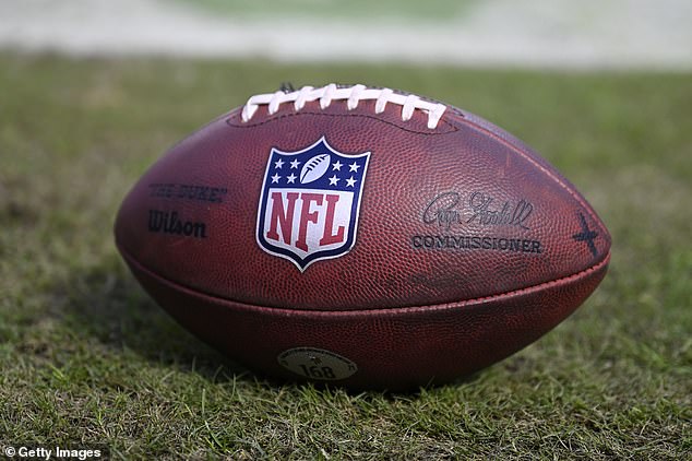 Criminal acusado de ‘hacerse pasar por una estrella porno para extorsionar a estrellas de la NFL y la NBA en un plan de tráfico de personas’