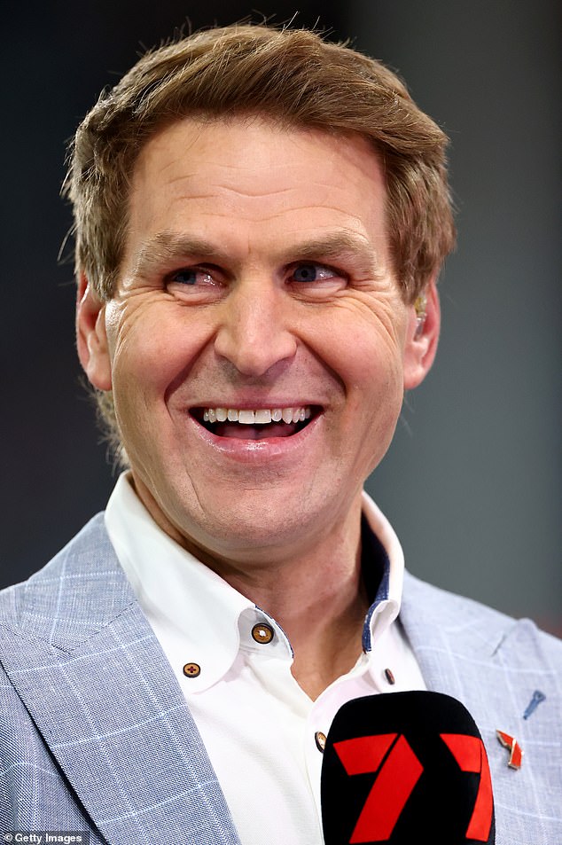 El comentarista más controvertido de la AFL se involucra en una acalorada guerra de palabras con un rival de los medios: “¿Qué diablos sabrías tú?”