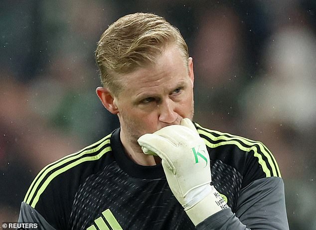 ¡SE QUITARON LOS GUANTES! Kasper Schmeichel teme que su carrera termine debido a una lesión en el hombro, pero se le acusa de utilizar al Celtic con fines “egoístas” durante su caída en forma esta temporada.