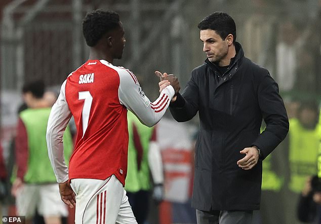 Bukayo Saka se encuentra en un punto crítico de su carrera en el Arsenal… el reclutamiento lo ha asfixiado, los números muestran que su influencia está disminuyendo, pero así es como puede demostrar que sigue siendo el corazón de los Gunners, escribe ISAAN KHAN