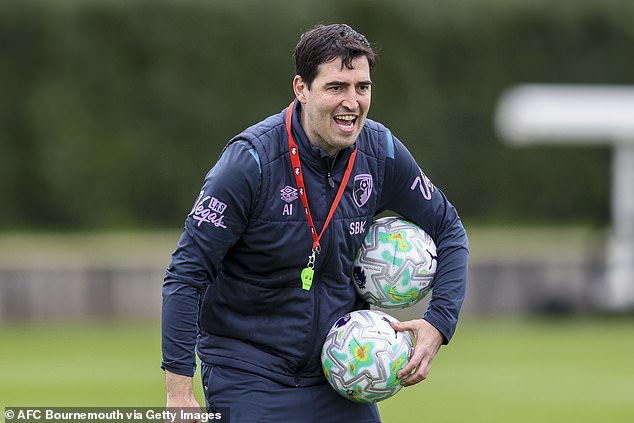 Andoni Iraola es buscado por España, Bournemouth quiere claridad sobre su futuro en Tottenham y Crystal Palace busca convertirse pronto en agente libre.