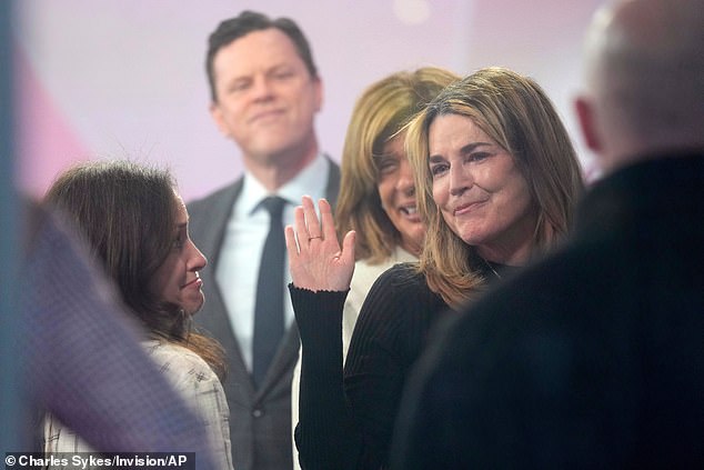 Savannah Guthrie está de vuelta en las redes sociales después de casi tres semanas de silencio mientras su madre, Nancy, todavía no aparece por ningún lado.