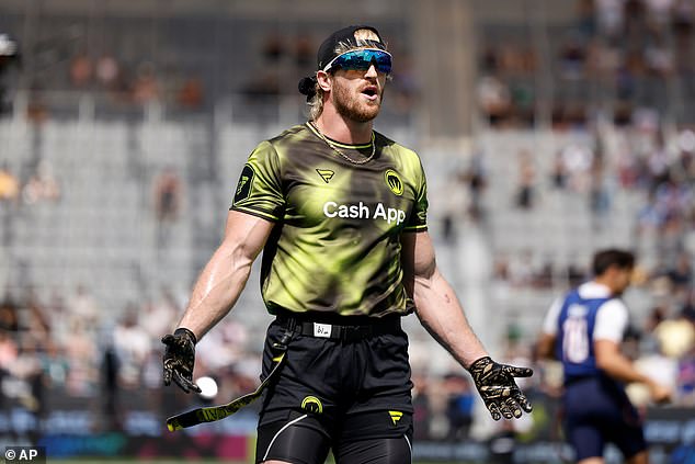 Logan Paul se disculpa sarcásticamente con Tom Brady y sus rivales del fútbol americano mientras las redes sociales se enfurecen contra la estrella de la WWE