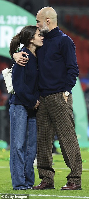 Pep Guardiola se queda para un dulce momento con su hija María en el campo de Wembley mientras considera DEJAR el Manchester City a pesar del éxito final de la Copa Carabao.