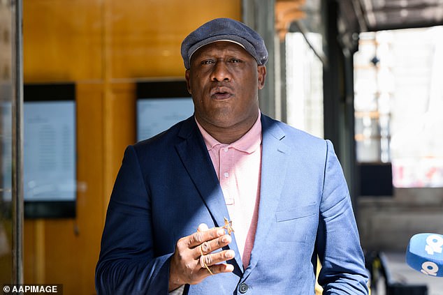 Mire la aterradora declaración de seis palabras que Wendell Sailor usó antes de que NUEVE policías lo arrestaran por una pelea en un pub mientras intentaba que se retiraran los cargos.