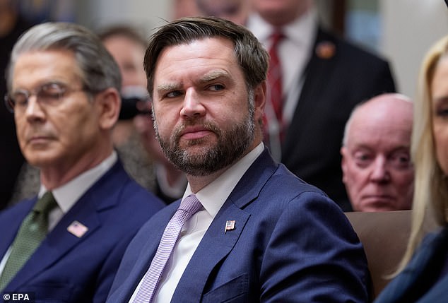 JD Vance Benjamin Netanyahu en una tensa llamada mientras critica al primer ministro israelí por venderle a Trump una guerra “fácil” contra Irán