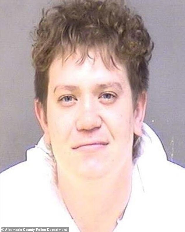 Jugador profesional de Cornwall sin brazos ni piernas acusado de asesinato después de “dispararle a un pasajero en un automóvil”, dice la policía