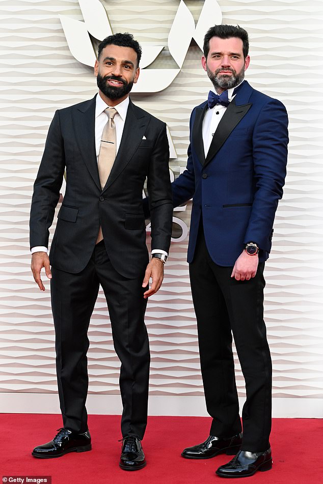 El asediado agente de Mohamed Salah rompe su silencio sobre la salida de Anfield de la leyenda del Liverpool y revela su próximo movimiento después de que la estrella confirmara que dejaría su contrato de £400,000 a la semana.