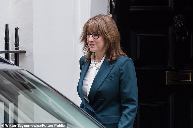 Reeves se jacta de estar ayudando a los ‘trabajadores’ en la crisis energética… Está preparando un rescate de ‘Benefits Saint’ en un momento en que las familias de ingresos medios enfrentan cargas fiscales récord.